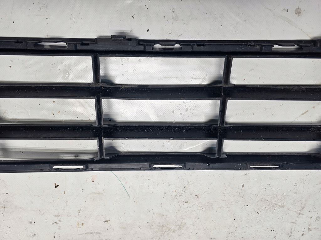 фото №7, Решётка средняя бампера перед volvo xc60 ii 2 2017-2021