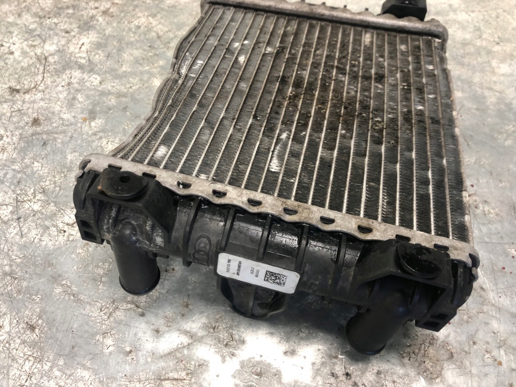 Audi q5 2 80a дополнительная радиатор воды 80a121212e Недорого