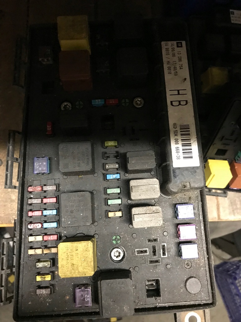 фото №1, Коробка запобіжників opel 13206754 hb