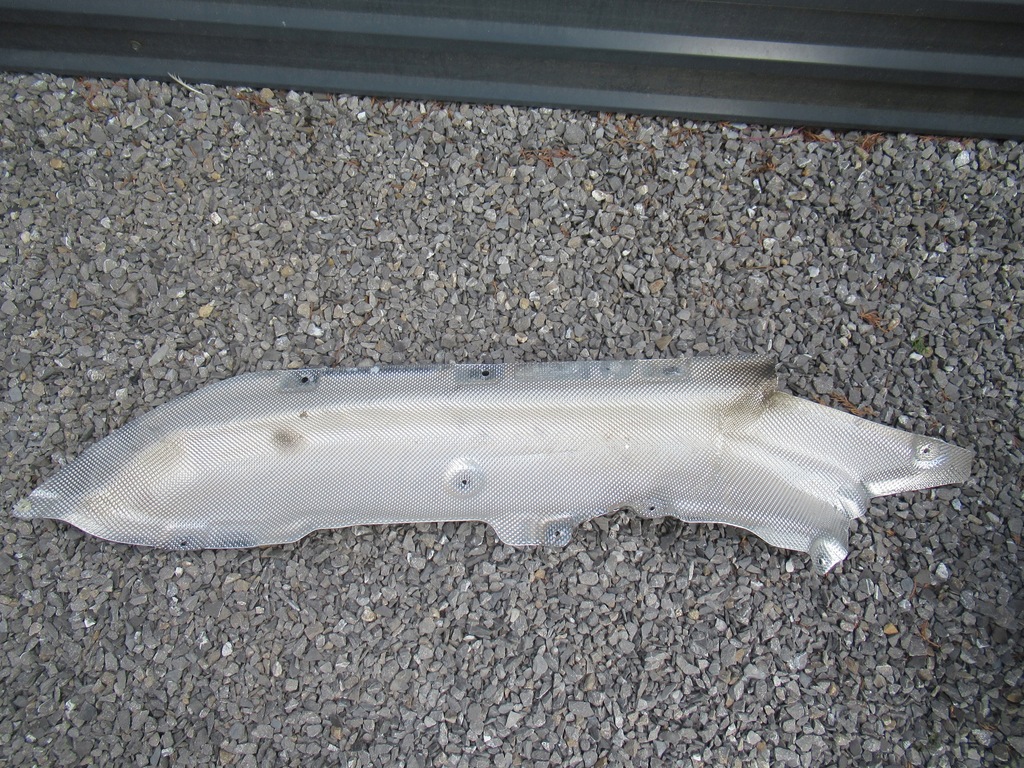 фото №1, Bmw g20 защита тепловая выхлоп 7394798