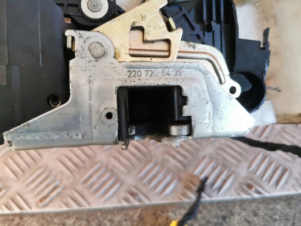 фото №3, Замок двері mercedes оригінальний номер 2207206435