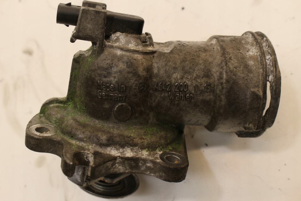 фото №7, Корпус термостата 6422000415 mercedes clk w209 3.0 cdi