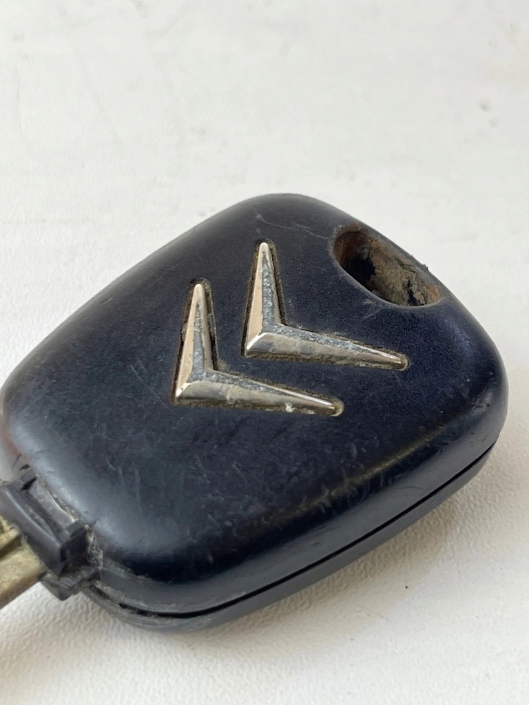 фото №5, Ключ pilot citroen berlingo i c2 c3 c4 c5 c6 c8 2 кнопки