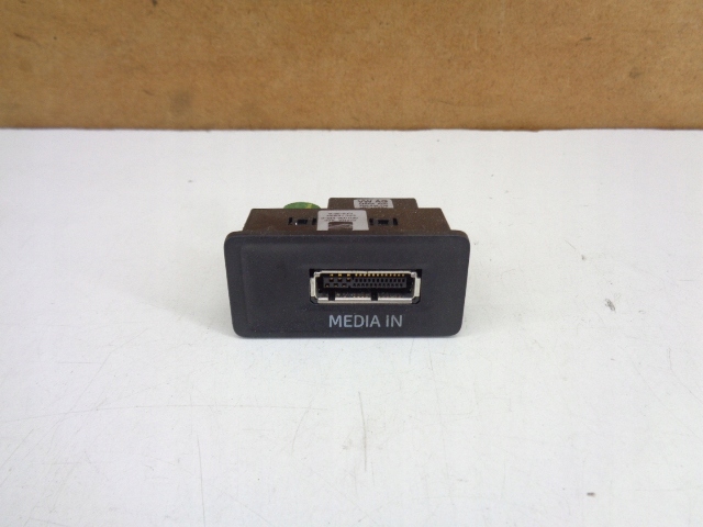 фото №1, Leon iii 3 роз'єм вхід інтерфейс 5q0035736