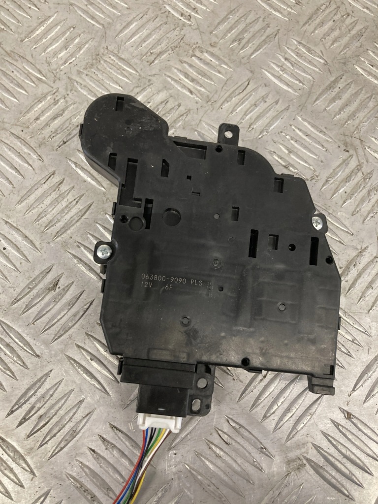 фото №1, Блок управления двигатель отопителя yaris cross 21-