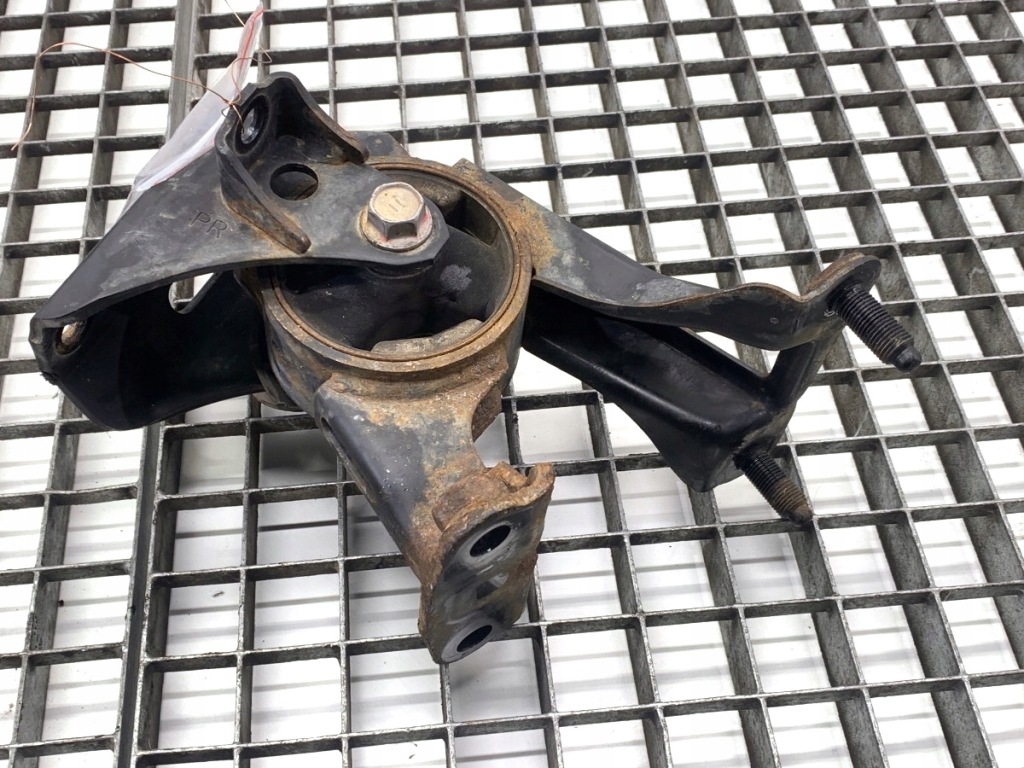 Купити Кронштейн коробки передач lexus ct 1.8 99km