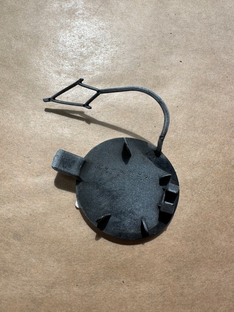 фото №2, Volkswagen golf vii заглушка фаркоп бампера перед 5g0807241b