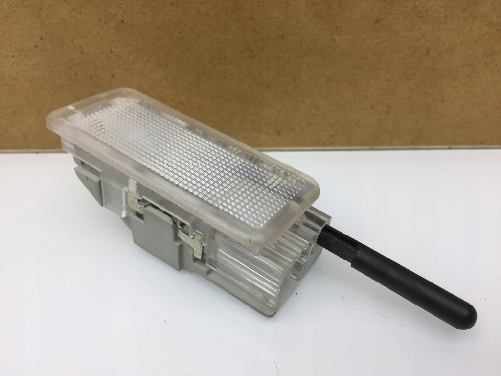 фото №1, Peugeot 308 t9 ii лампа освещение бардачка