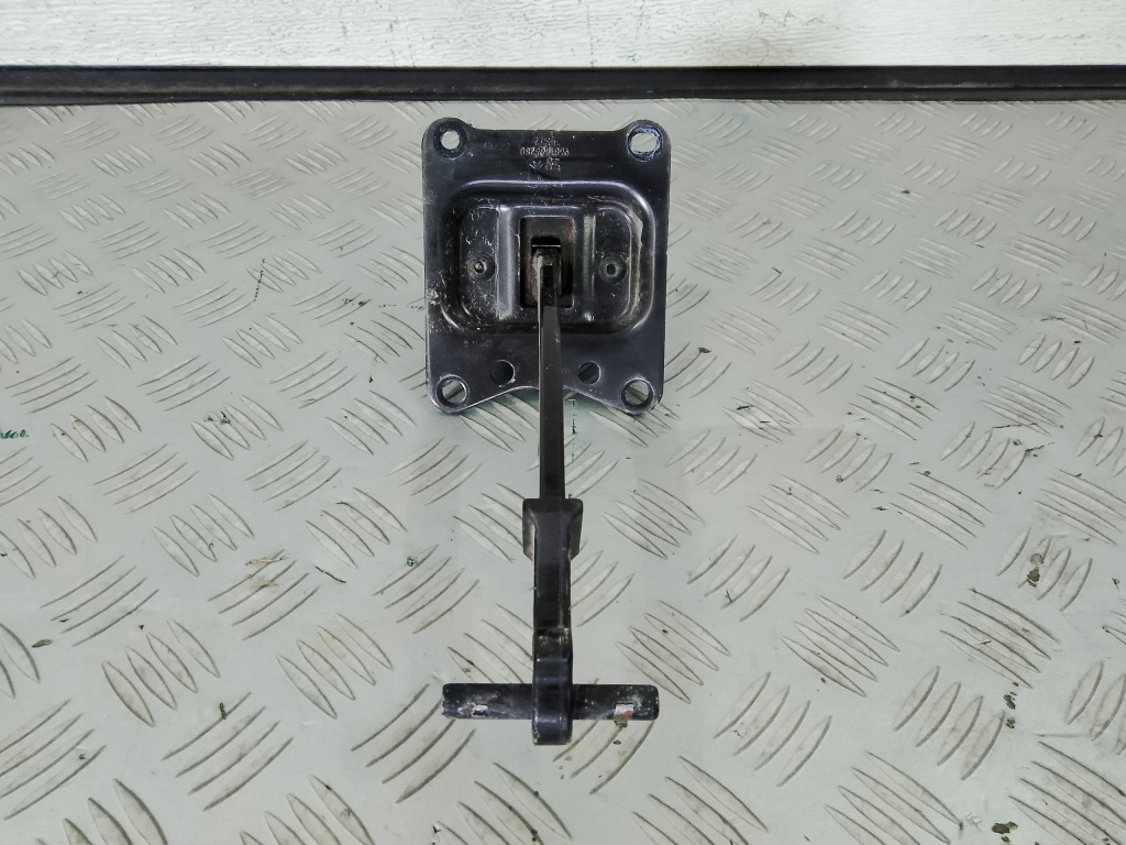 фото №1, Toyota proace peugeot partner k9 2023 ограничитель дверь задняя задних