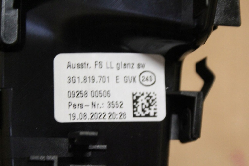 фото №5, Решётка воздуховод консоли левая vw passat b8 3g1819701e