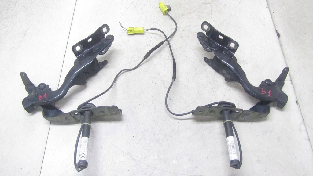 фото №1, Mercedes w176 петля капот kpl 13 -