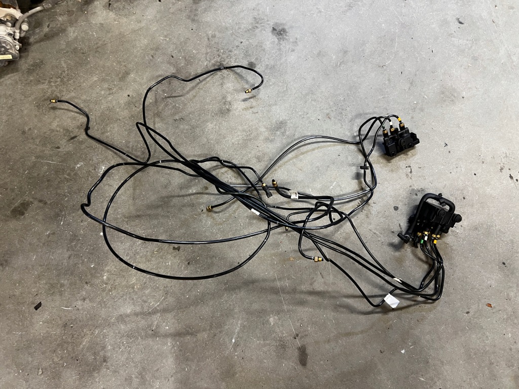 Купить Распределитель клапан шланг подвеска перед задний land rover discovery v l462