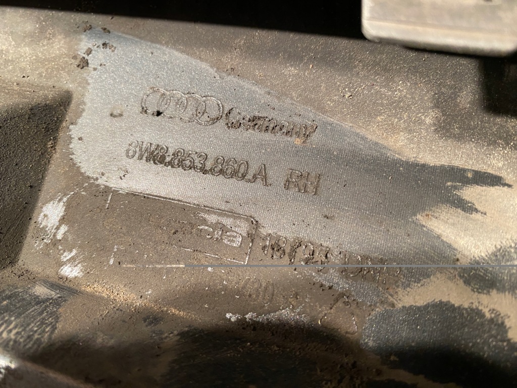 Купить Audi a5 8w8 s-line накладка  порог правая 8w8853860a