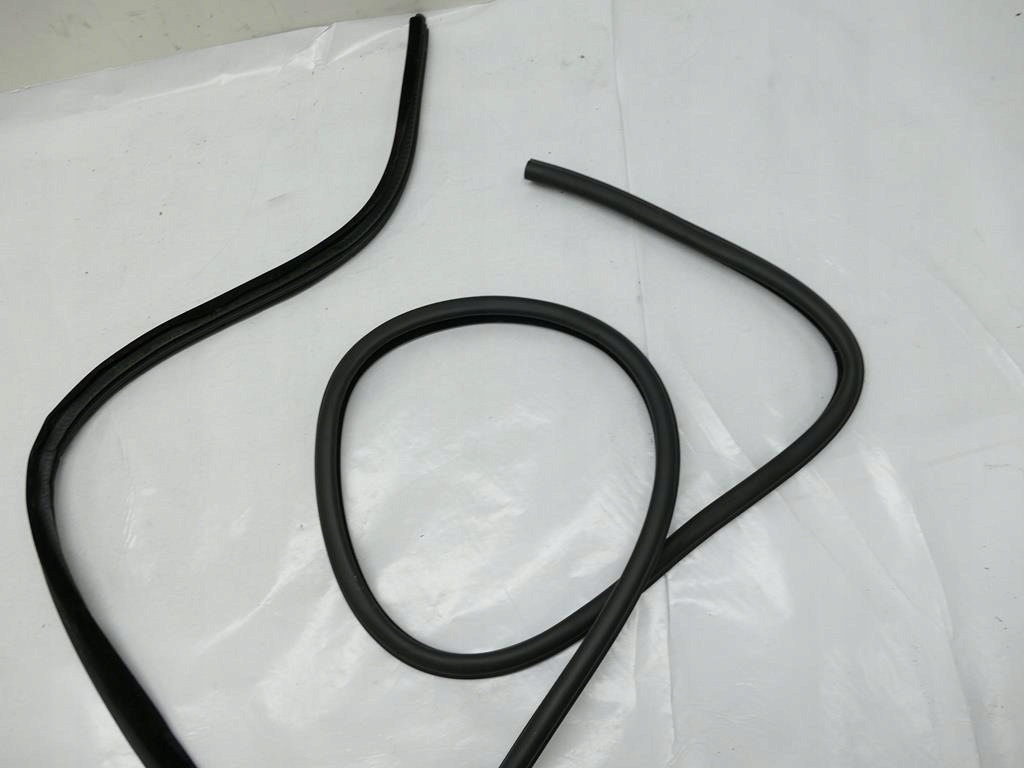 фото №3, Bmw 3 e90 прокладка двері правий задня права