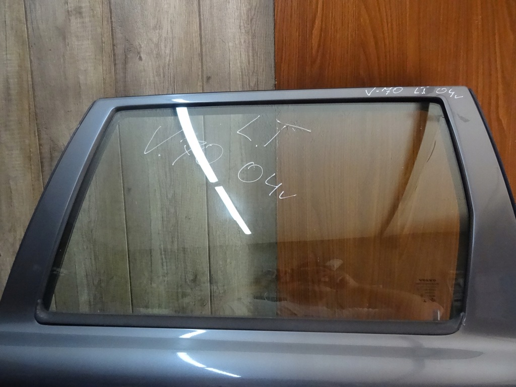 фото №1, Volvo v70 2.4d 04' стекло левый задняя