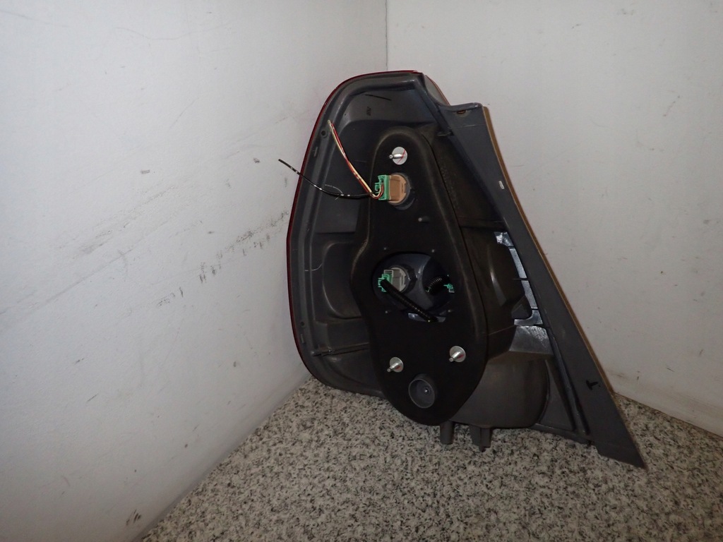 фото №7, Honda jazz 05-07 лампа задняя правая lift