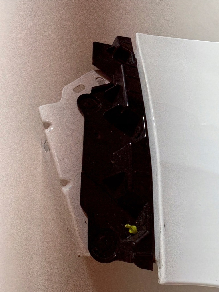 Крило ліве передній перед кронштейн  renault master Доставка