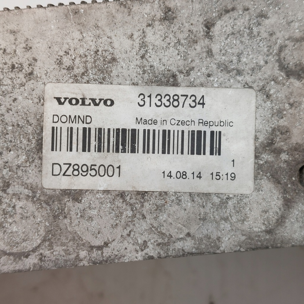 Volvo v40 2 2,0d радіатор повітря інтеркулер 31338734 dz895001 Зі Шроту