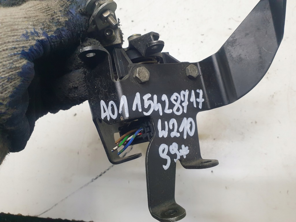 Потенціометр газу mercedes-benz w210 a0115428717 в Україні