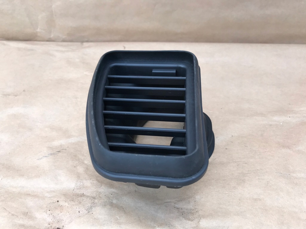 фото №1, Решётка обдув audi a8 d2 4d0857482