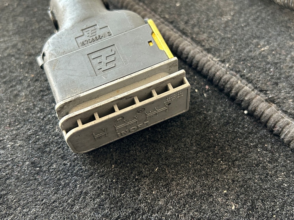 Жгут трубопровод между zbiornikami топлива daf xf 106 1949343 1949351 Недорого