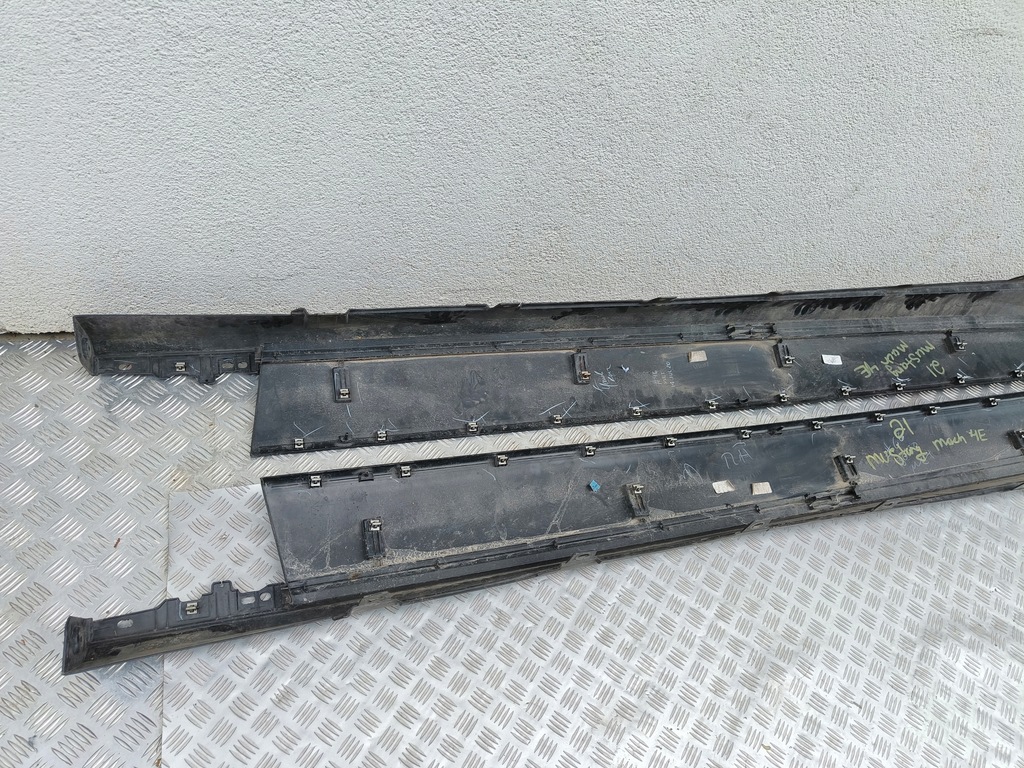 фото №8, Ford mustang mach-e 2021- молдинг поріг ліва права комплект usa