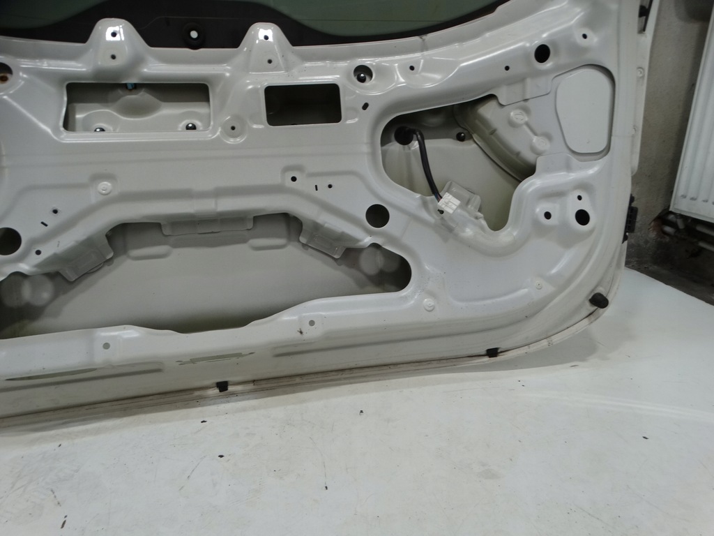 фото №14, Крышка багажника багажника задняя kia carens iv 13-19r. kod : d1