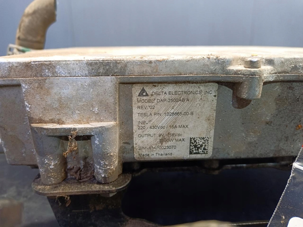 Tesla motors model s блок запалювання напруги 1028665-00-b в Україні