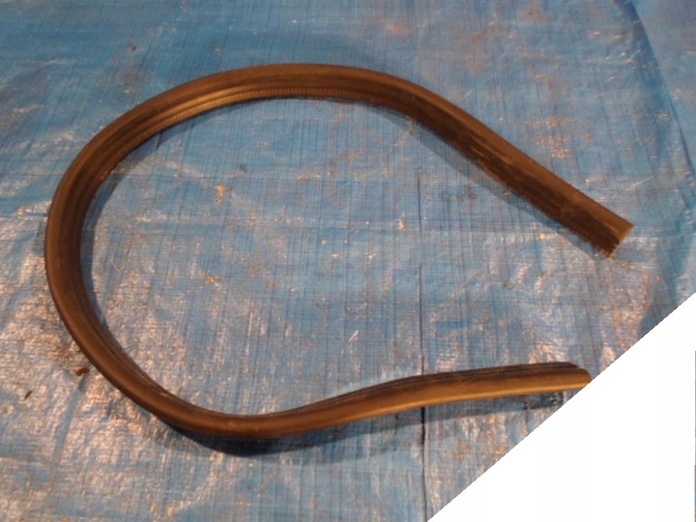 фото №1, Audi q3 прокладка капот 8u0823723