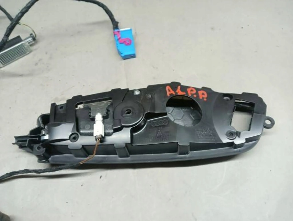 фото №8, Audi a1 8x 12r ручка правая перед 8x0868784