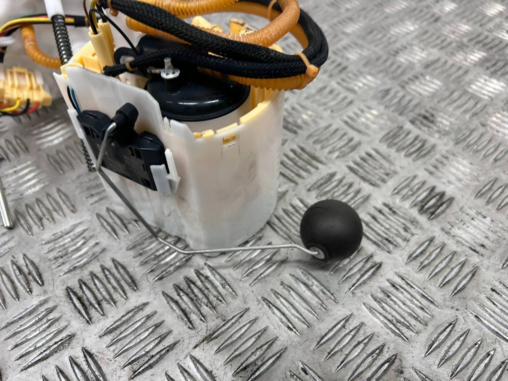 Насос пального alfa romeo stelvio 50562049 в Україні