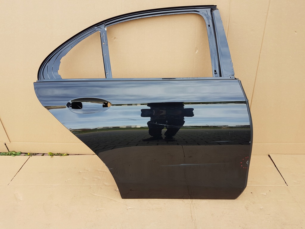 фото №1, Дверь задняя правое mercedes w213 sedan