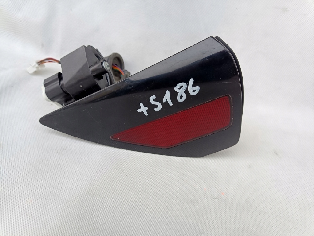 фото №1, Tesla model 3 крышка порт зарядки 1446051-00-e