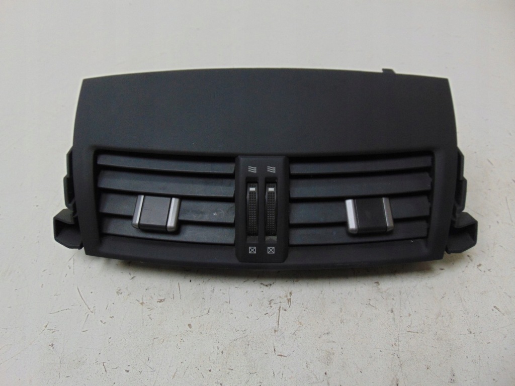 фото №1, Решётки консоли toyota rav4 iii 55670-42050