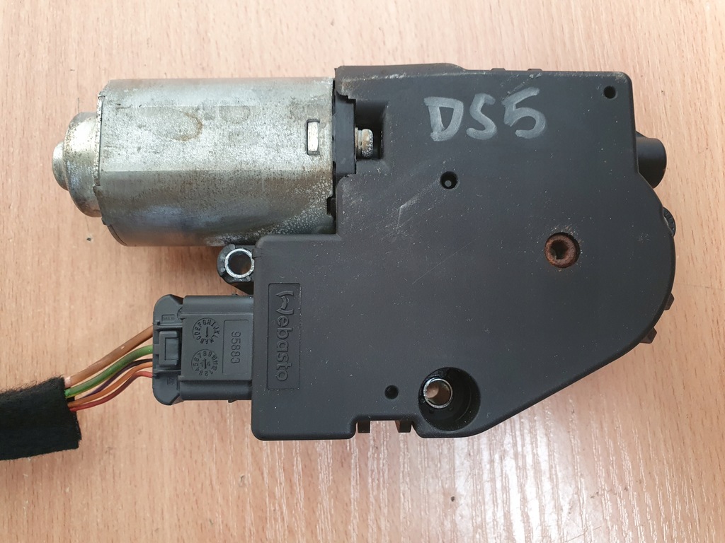 фото №7, Моторчик люк 2224653d citroen ds5