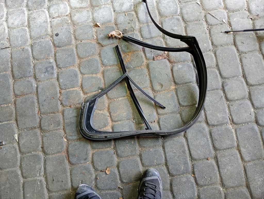 фото №2, Прокладка двері лівий задня opel insignia a 2008-17