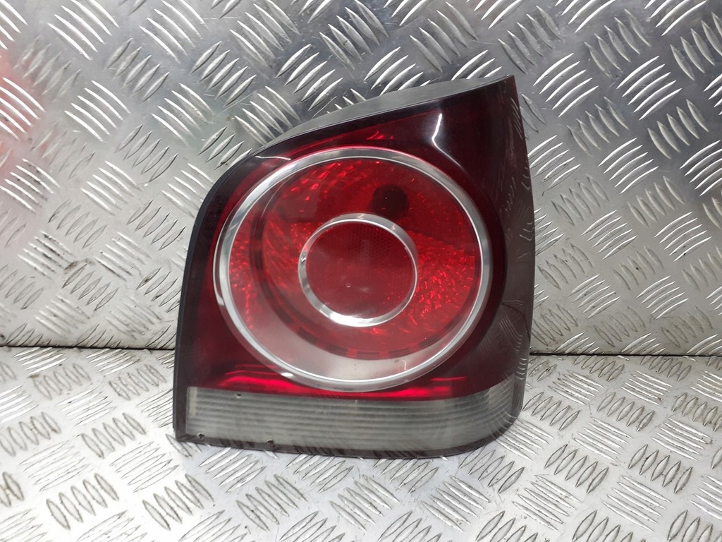 фото №1, Лампа правая задняя vw polo 9n lift 6q6945258f