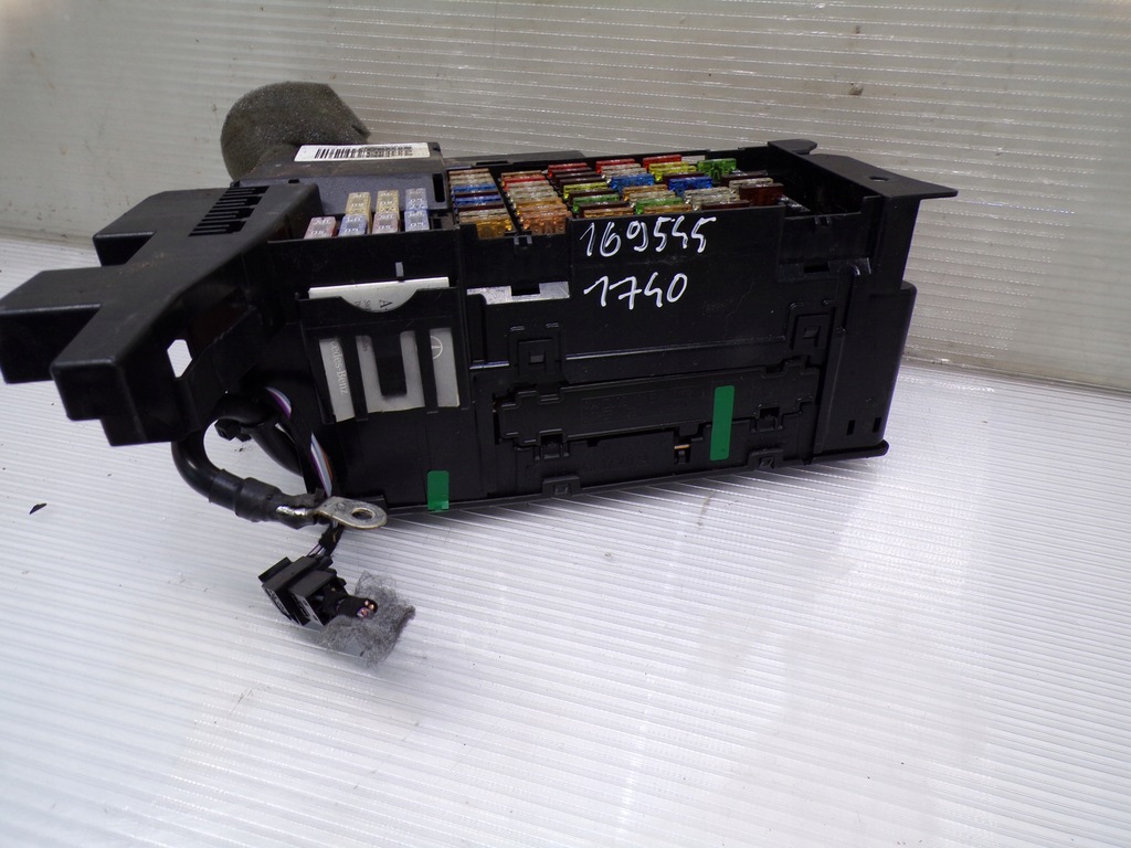 фото №1, Коробка предохранителей mercedes w169 w245