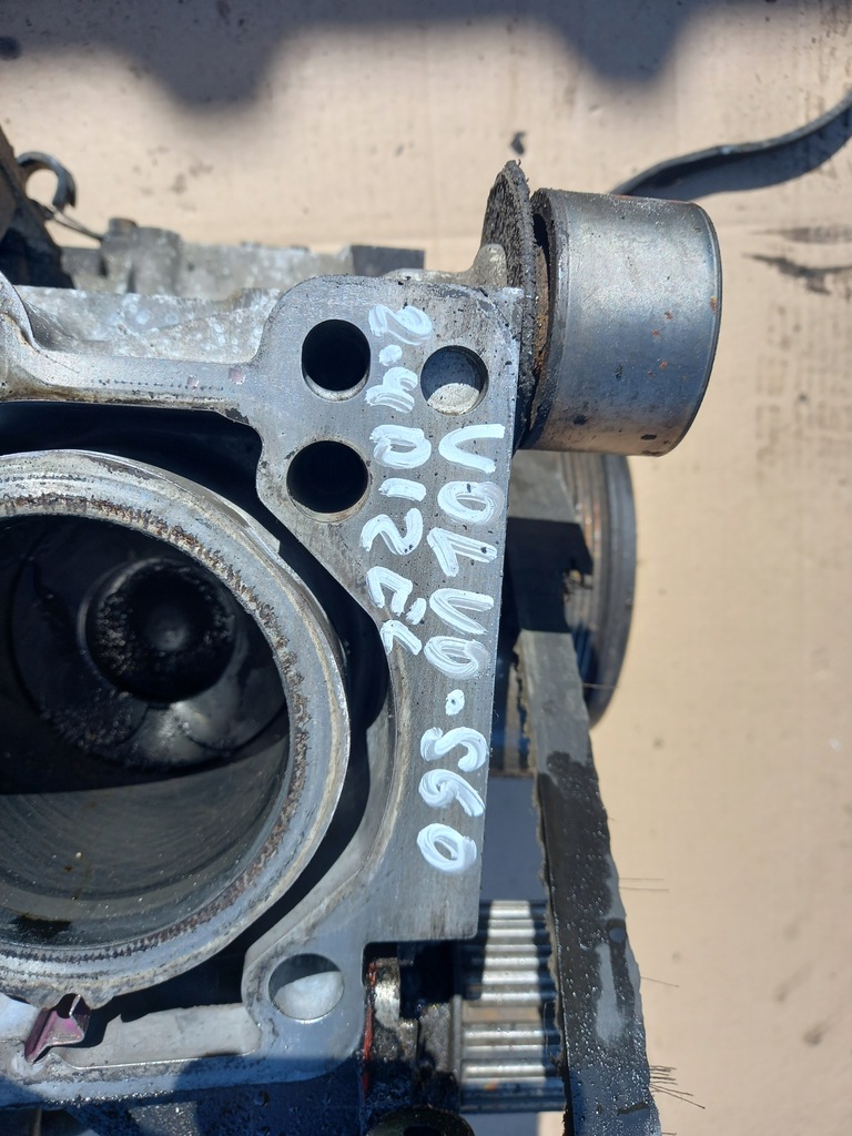 фото №5, Dół двигателя блок d5244t 2.4 d5 дизель volvo s60 v70