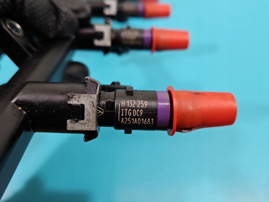 фото №5, 4x форсунка молдинг renault fluence 1,6 16v