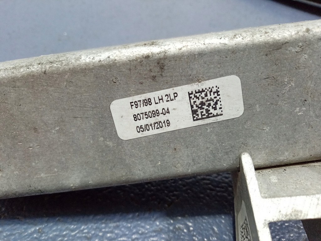 Bmw x4 f98 f97 кронштейн бампера нижній лівий перед 8075099 в Україні