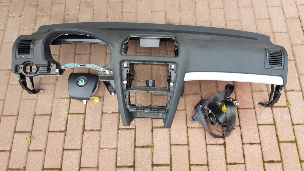 фото №1, Приборная панель приборная приборная панель skoda octavia ii