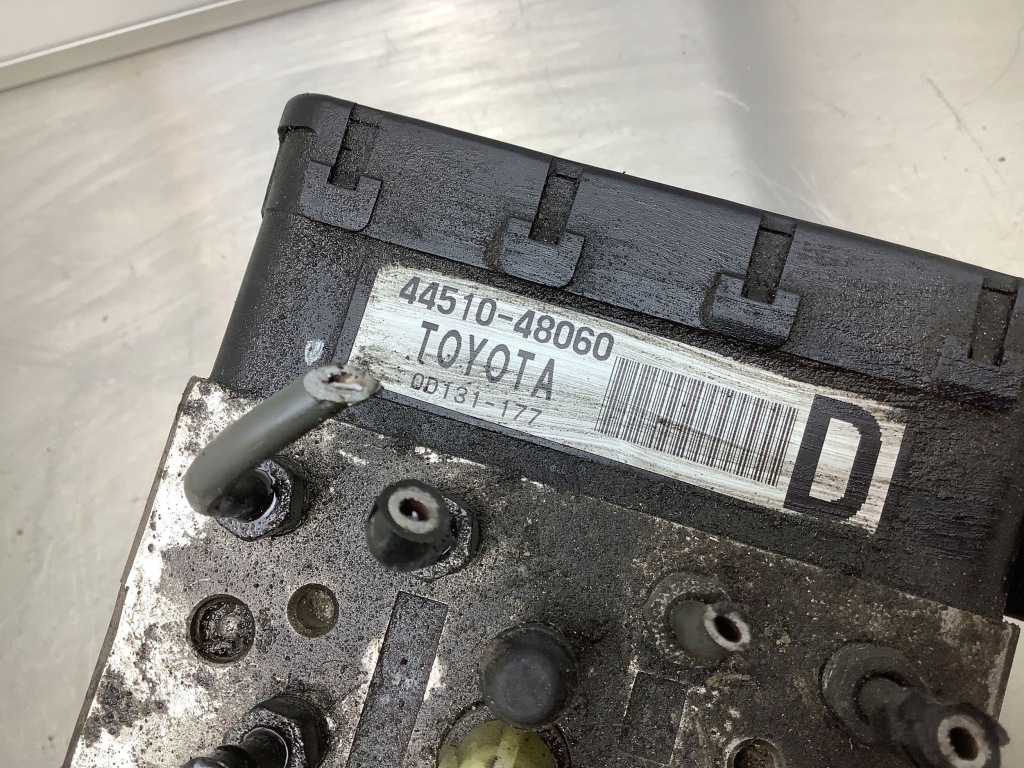 Насос abs lexus rx 330 - 350 - 400h 4451048060 в Украине