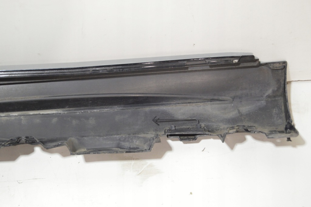 Порог накладка правая mercedes w205 c klasa amg 205690xx40 2056903840 Доставка