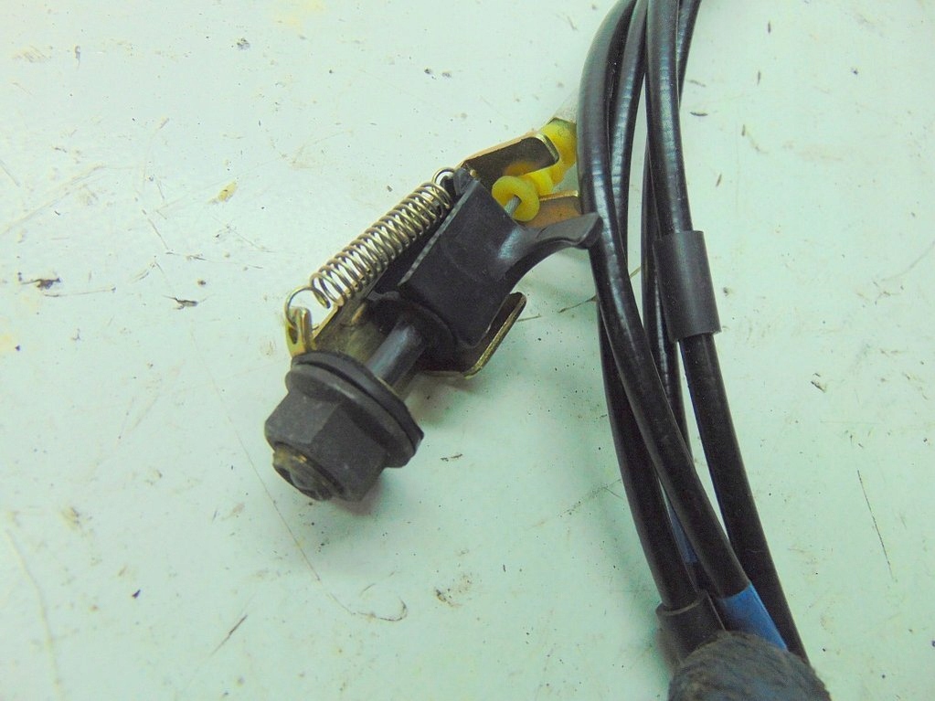 фото №6, Mazda 5 v cr19 06r ручка трос кришка заливної