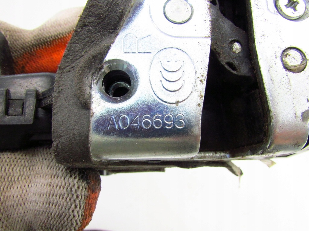 фото №8, Toyota land cruiser 120 замок дверь правый перед europa 02-09r