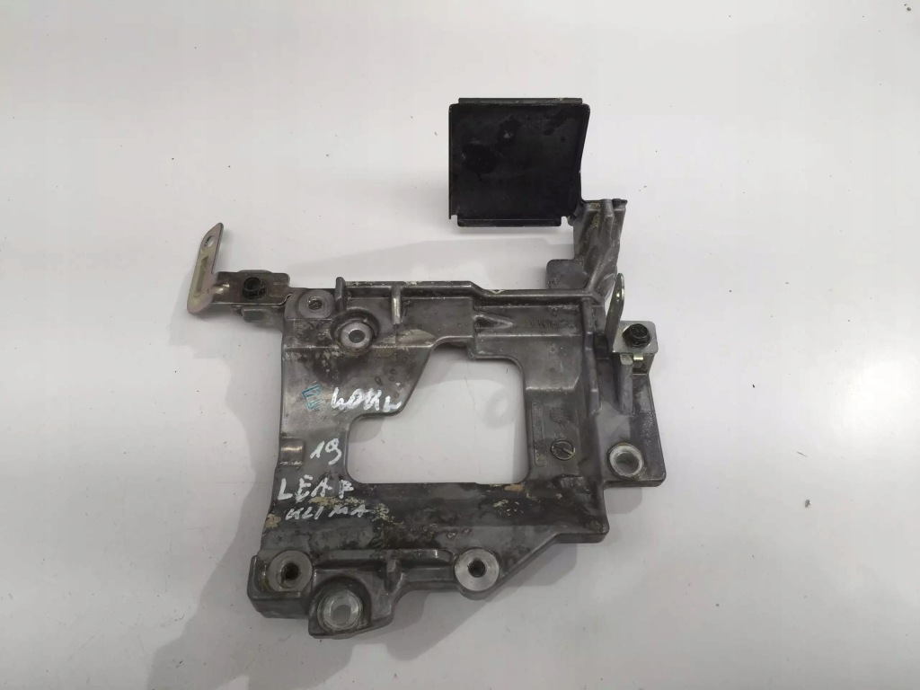 фото №1, Nissan leaf ii 2 кронштейн кронштейн компрессора кондиционер