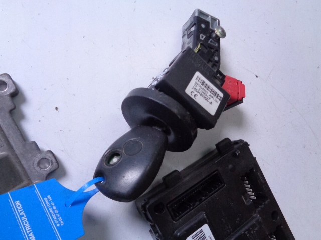 фото №4, Набор стартовый dacia sandero ii stepway 0.9 tce przed lift 2014 rok