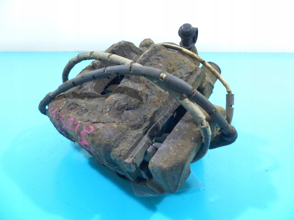 фото №1, Супорт задня правий bmw x3 e83 2.0d