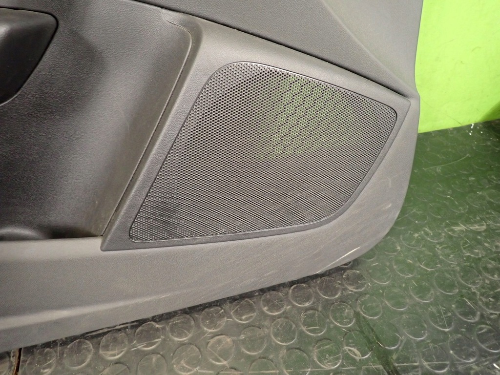 фото №9, Оббивка двері ліва передня audi a1 i 8x 3d 12r